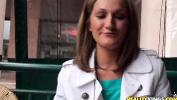 Brunet Hollie Monroe blows dick in the auto