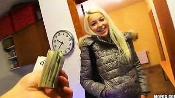 Hot Blonde With A Sexy Body Takes Some Cash To Get Fucked