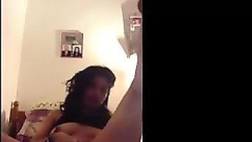 Hairspray webcam action with Arabic babe