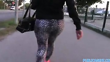 PublicAgent - Grand homemade bubble ass seducing