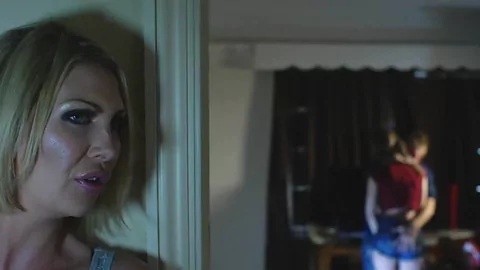 Unexpected threesome with her mom