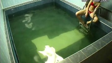 Swelling clit stroked in the pool!