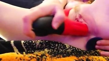 Teen makes dual penetration with her toys