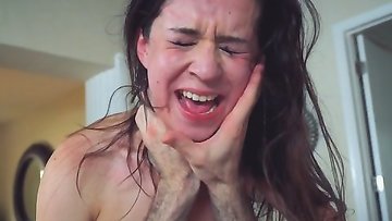 Gorgeous chick enjoys riding dick