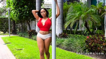 Huge boobs black babe twerking outdoor and fucked hard