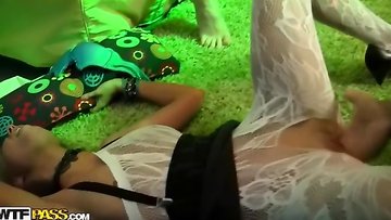 Students go for group sex