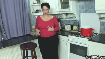 Passionate Lesbian BBWs Lustfully Satisfy Each Others Pussies