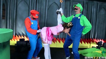 Mario and Luig threesome sex with princess