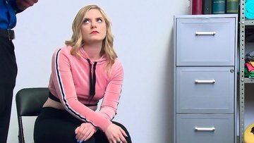 Shoplifter teen is getting a lesson learned after being caught stealing.