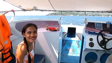 Amateur teens fucking in public during a boat trip