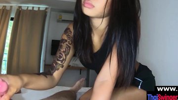 Hot amataur asian GF is a handjob expert