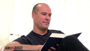 Bad daddy fuck me while i playing game