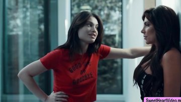 Jaclyn Taylor having sex with Liv Wild