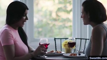 Lustful babes Penny Barber and Romi Rain fingerfucking pussies