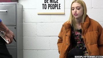 Aaliyah handles very well Chloe's trouble with officer Rusty