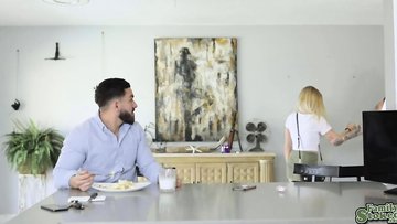 Peter showed stepmom Lolly how he appreciates her in a naughty way