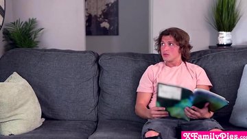 Teen stepsister Kinsley Kane walked in with fresh cum on her face