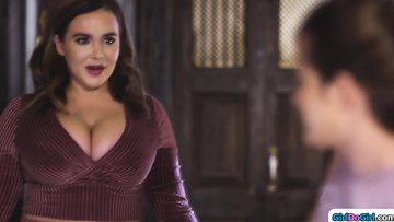 Stepdaughter facesits her big tits little fapping stepmother