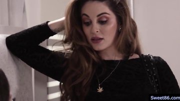 Passionate mom Crystal aylor licks and fingers stepdaughters teen twat