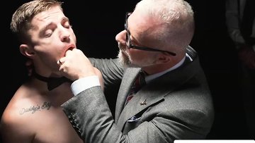 Hunk homosexual cocksucker worshipping