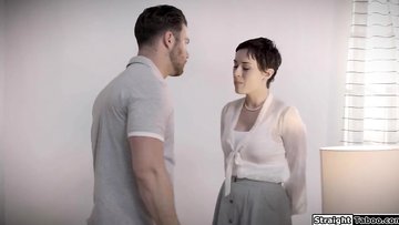 Dude bangs mom as his housewife is next to em