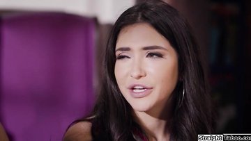 Cheerleader 1st lesbo love w college girl