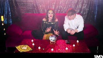 Joshua took a horny kiss from Vivianne, before she seduces him