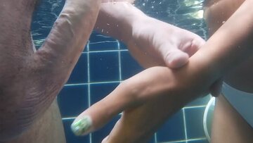 Thai homemade teen SOUL MATE fellatio and love in the swimming pool with the bf