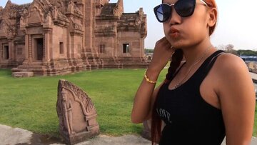 Thai teen homemade gf sightseeing and love once back in the hostel