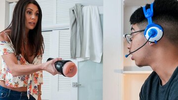 Stepmother found my Anal Masturbator