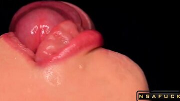 CLOSE UP sexiest FREE Messy Mouth for