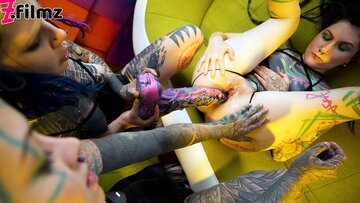 Anuskatzz and Serpienta get their holes gaped