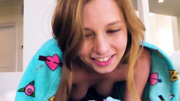 Teen charm Ava Parker fed cumshot after sucking huge