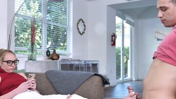 Geez stepsister, can I screw your feet now please?