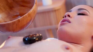 Sensual scissoring with oiled up lesbians Lexi Don