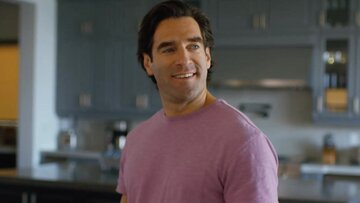 Blonde woman Paris White in a steamy sexy sizable stick r