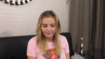 COUGAR Candy Alexa sprayed with cumshot after hardcore f