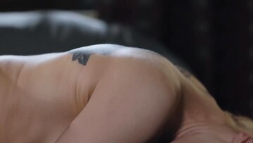 Blonde lesbo Kenzie Taylor licked rough the woolly