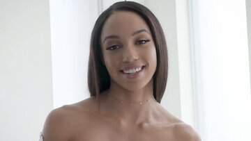 Black lady Alexis Tae is unbelievable at giving fella