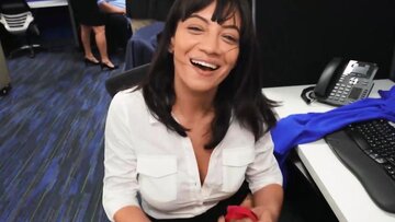 Insatiable MOMMY Sasha Pearl takes a gigantic load from