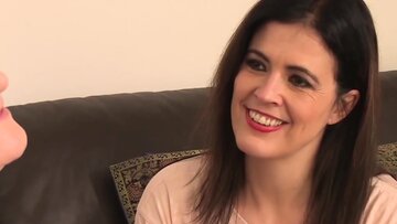 Pantyhose Lesbos Get Seductive