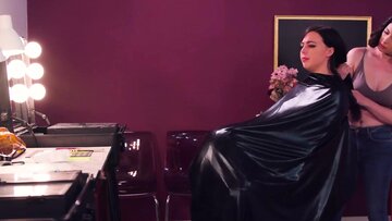 Jenna Fox and babe finger their pussies until they