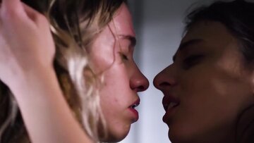 Khloe Kapri and Gia Derza eat each other out after