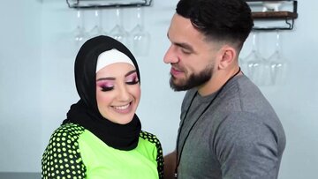 Just look at how busty Hijab babe Violet Gems boun