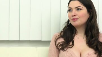 Germaphobe Alyx Star’s Dirty Therapy with Dr. Vegas