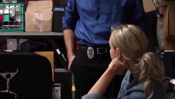 Robber Emma Hix spreading legs for police and cums