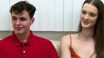 Therapist Mckenzie Lee helps teen girl Olivia Madi