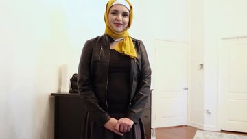 Arab Stepmiece Leda’s Naughty Chat