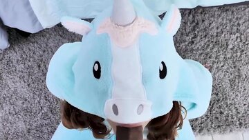 TeensFuckingDads. - Stepdaughter takes mouthful