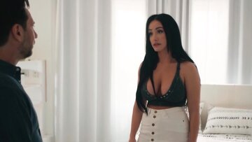 Bossy Jennifer White Rides Tommy Bare